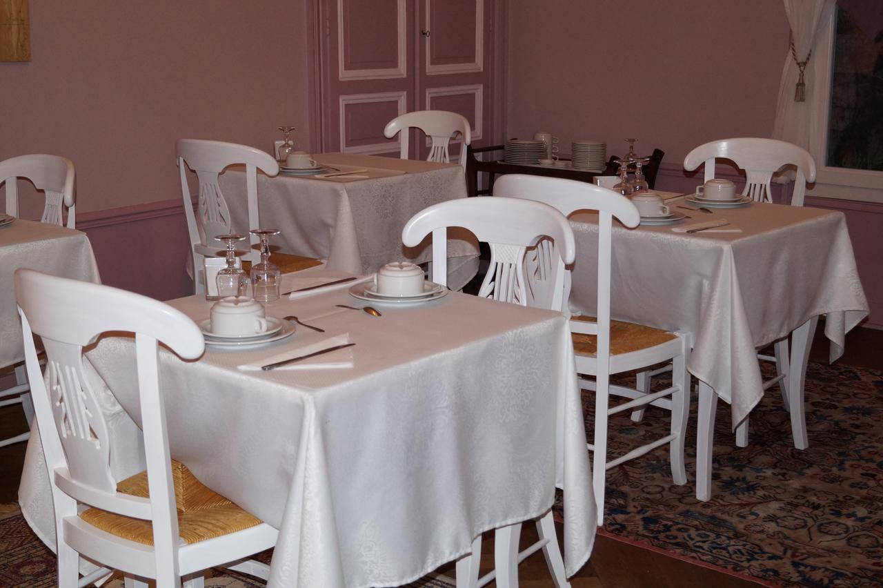 Hotel Au Chateau Blanc Saint-Aubin-lès-Elbeuf エクステリア 写真